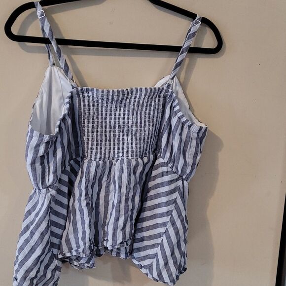 Torrid top size 1 excellent condition - Picture 5 of 5